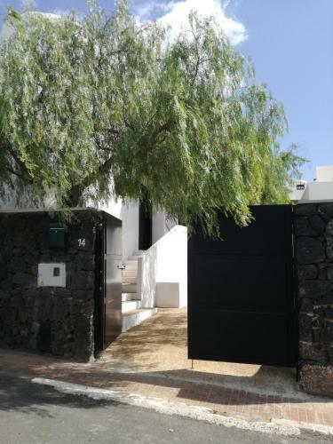 Villa Sorondongo Beach & Garden
