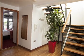 The Place Aparthotel