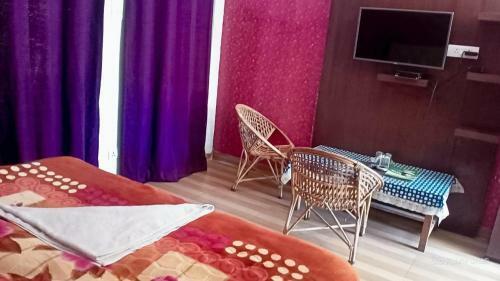 Hotel Dhanaulti Jungle Resort
