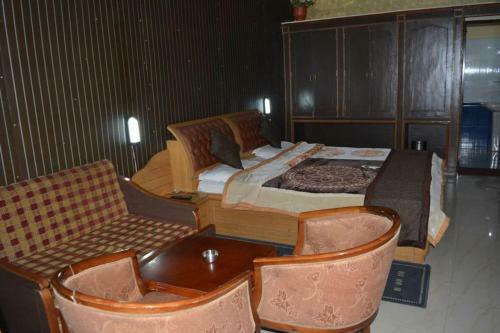 Hotel Crystal Palace Dhanaulti