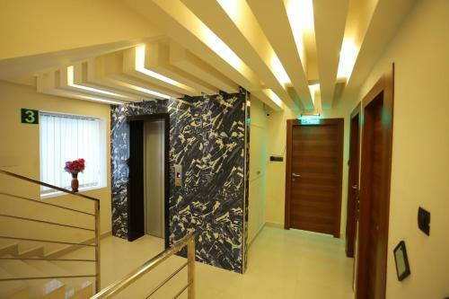 Hotel Q One Plaza