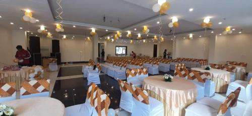 Hotel Gokul Grand