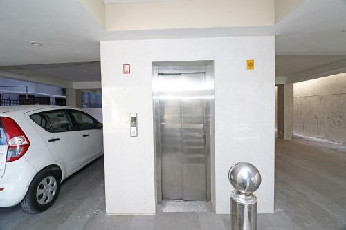 Hotel Oyo 23660 Nath Residency Guest House