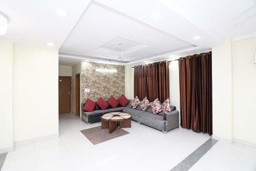 Hotel Oyo 23660 Nath Residency Guest House