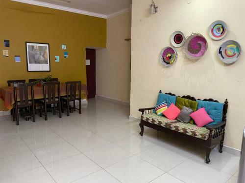 Aaa Home Stay