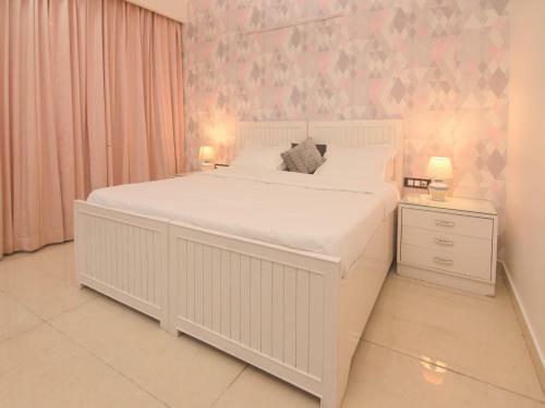 Spacious, Aesthetically Designed 3-br Apartment - 3 Mins Walk From City Center
