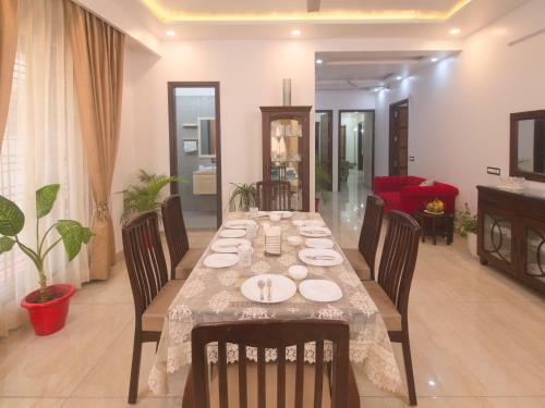 Spacious, Aesthetically Designed 3-br Apartment - 3 Mins Walk From City Center