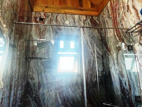 Lodge Yt Mansion