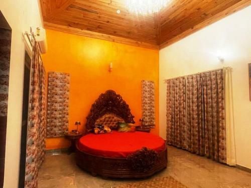 Lodge Yt Mansion