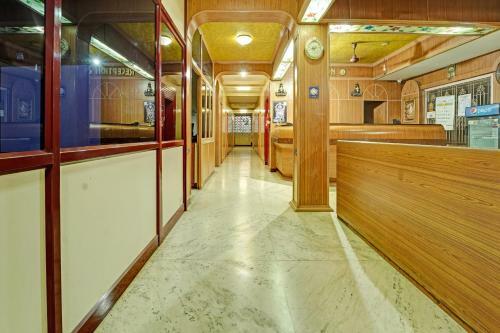Oyo 85329 Hotel Vasee Residency