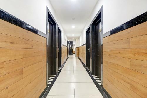 Hotel Oyo Townhouse 595 Majestic Inn