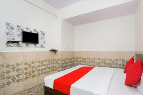 Oyo 81667 Hotel Mahak