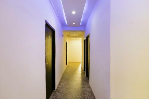 Oyo 81667 Hotel Mahak