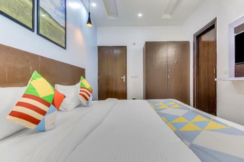 Hostal Collection O 82677 Hotel Apj Grand