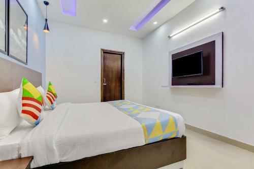 Hostal Collection O 82677 Hotel Apj Grand