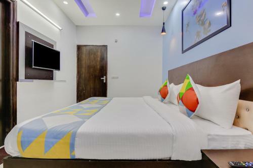 Hostal Collection O 82677 Hotel Apj Grand
