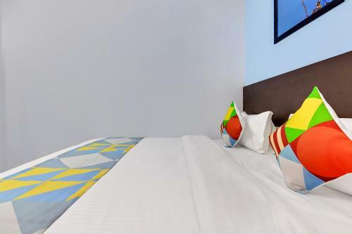 Hostal Collection O 82677 Hotel Apj Grand