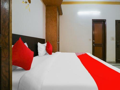 Oyo 85818 Hotel Peace