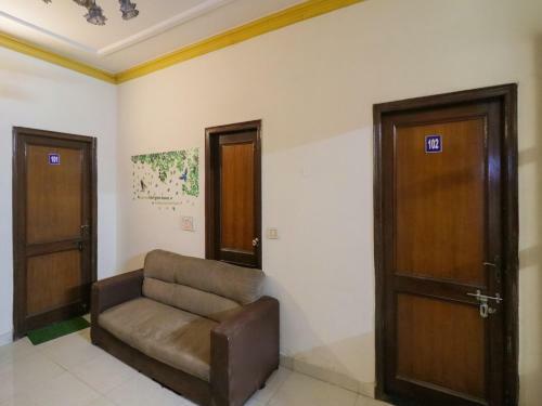 Oyo 85818 Hotel Peace