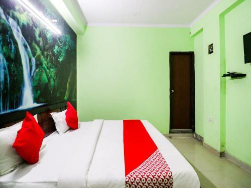 Hotel Oyo 77339 Uday Paradise