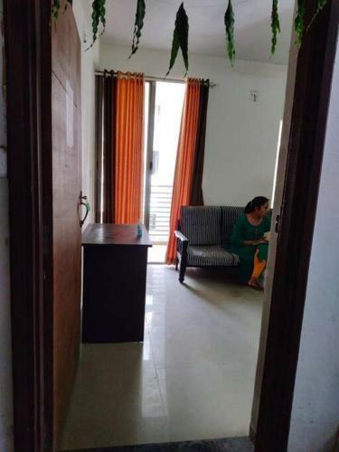 Entire 2 Bedroom Hall Kitchen Apartment Non Air Conditioned