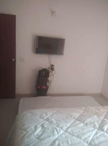 Entire Apartment 1 AC Bedroom 1 AC Hall And A Kitchen
