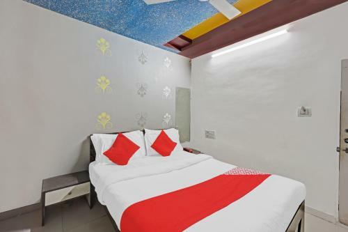 Oyo Flagship 85627 Hotel Radhe