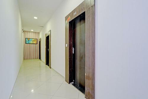 Oyo 81170 Hotel Sky Inn