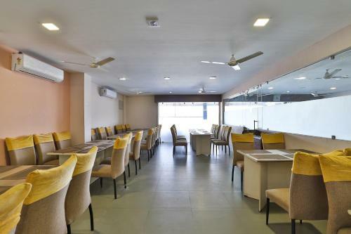 Oyo 35982 Hotel Blue Rock