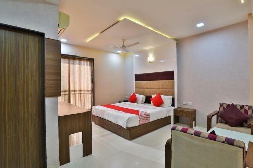 Oyo 35982 Hotel Blue Rock