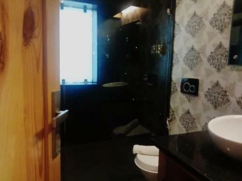 Hotel Tarangi Resort & Spa - A River Access Property
