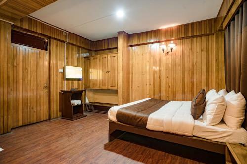 Hotel Magpie Mall Road Residency (Mg Marg)