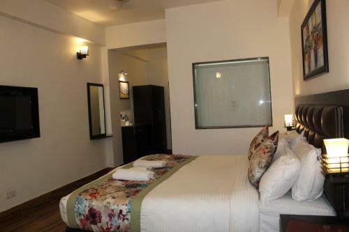 Hotel The Leenor Regency