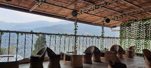 Clouds Hotel And Restaurant