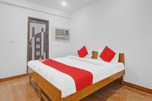 Oyo 85230 Hotel Alx Townhouse