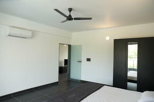 08 Bedroom Entire Villa Apartment Saligao