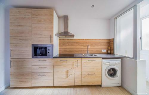 Awesome Apartment In Xilxes With 3 Bedrooms