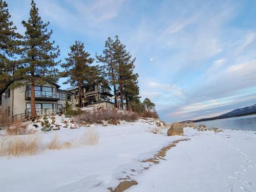 The Point! Spectacular Lake Views 5 Suites!