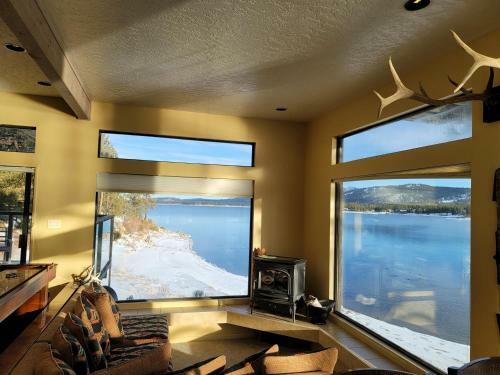The Point! Spectacular Lake Views 5 Suites!