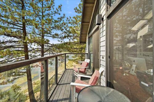 The Point! Spectacular Lake Views 5 Suites!