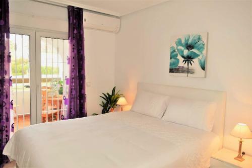 Fabulous 2 Bed 2 Bath Apartment !