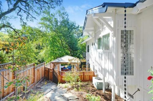 Peaceful Glen Ellen 3br With Deck, Garden & Parking! Home