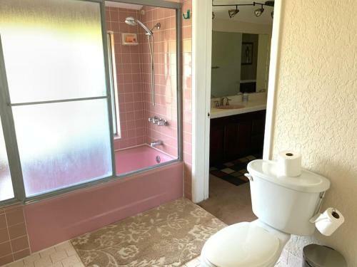 Villa Estate Home With Huge Pool(New Listing)