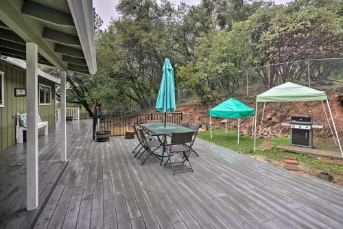 Charming And Pet-friendly Pine Grove Retreat!