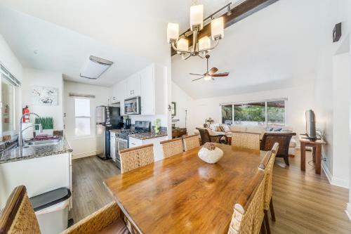 Unit 3 Newly Remodeled Great Location