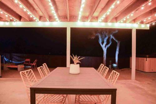 Made In The Shade - Central, Hot Tub, Ac, Sleeps 8