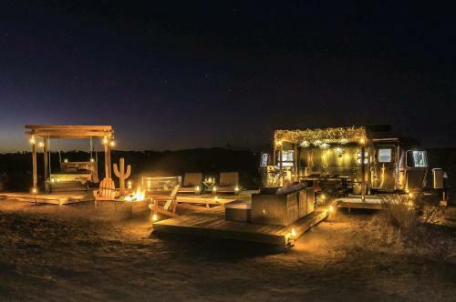 Jthavn - Joshua Tree Remote Airstream Swing Bed Stargazing!