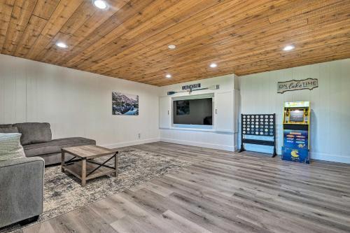 Airy Alpine Getaway With Lake Arrowhead Views!