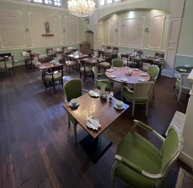 Norfolk Arms Hotel