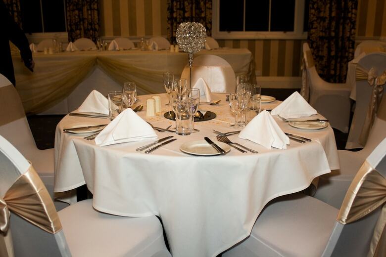 Norfolk Arms Hotel